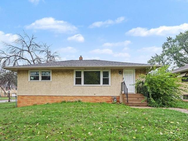 2147 Burns Ave, Saint Paul, MN 55119