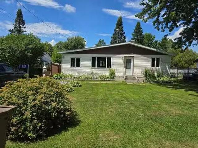 2147 Rue Gilles, Clarenceville, QC, J0J 1B0 house for sale.