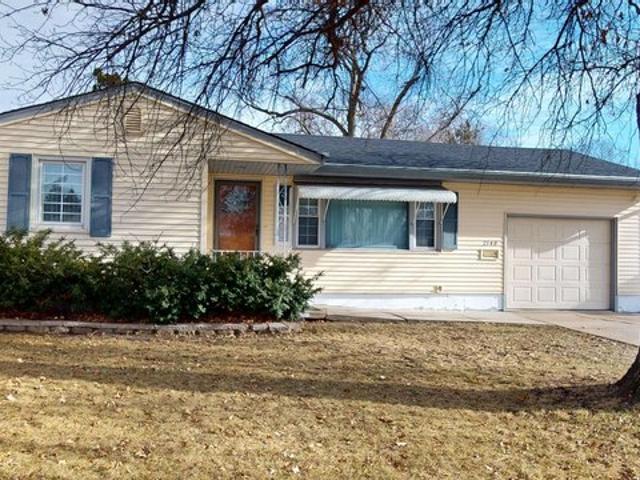 2140 N Clarmar Ave, Fremont, NE 68025
