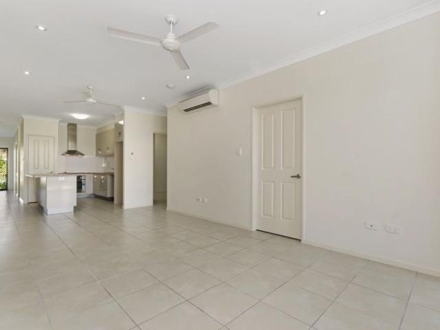 2/140 Innes Dr, Deeragun