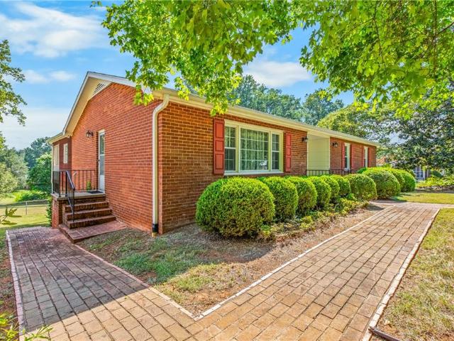 2140 Sallies Lane