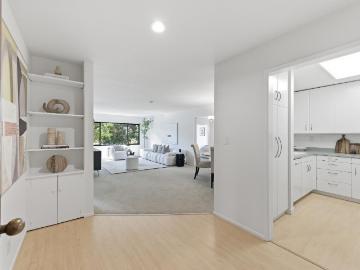 2140 Santa Cruz Avenue C209