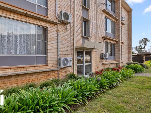 2/141 Carruthers Street Curtin