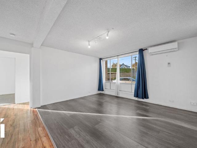 2/141 Carruthers Street, Curtin