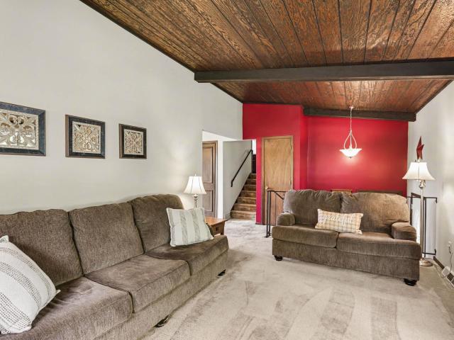 214 5th Avenue NE