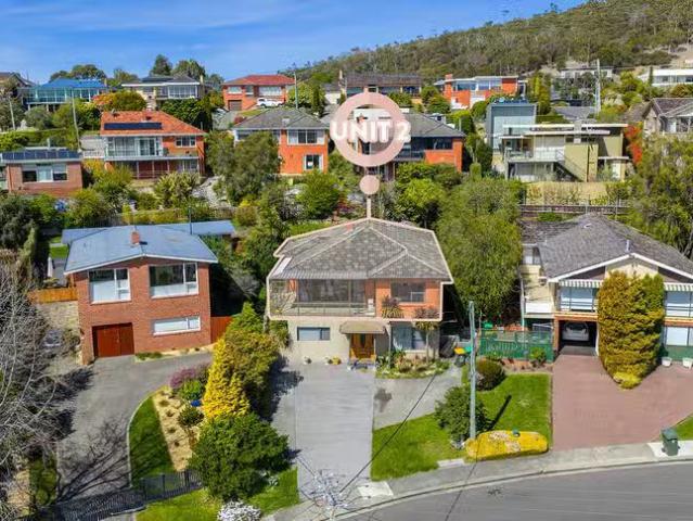 2/14 Coolabah Road, Sandy Bay, TAS 7005