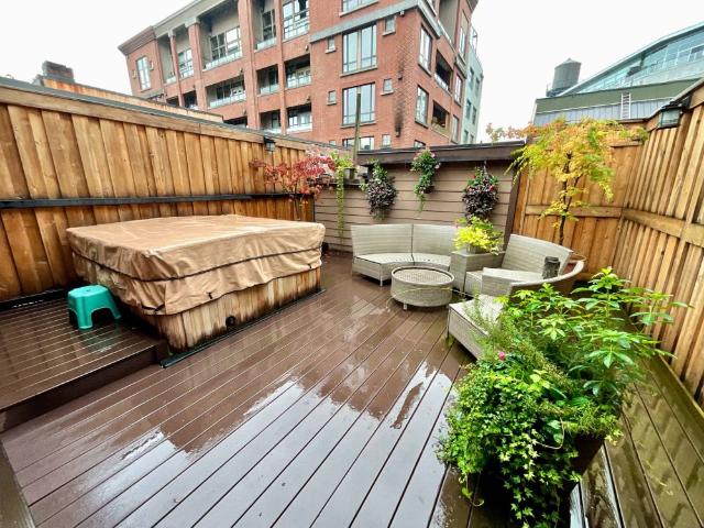 214 Carrall Street #204