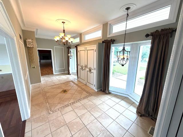 214 Crestwood Drive