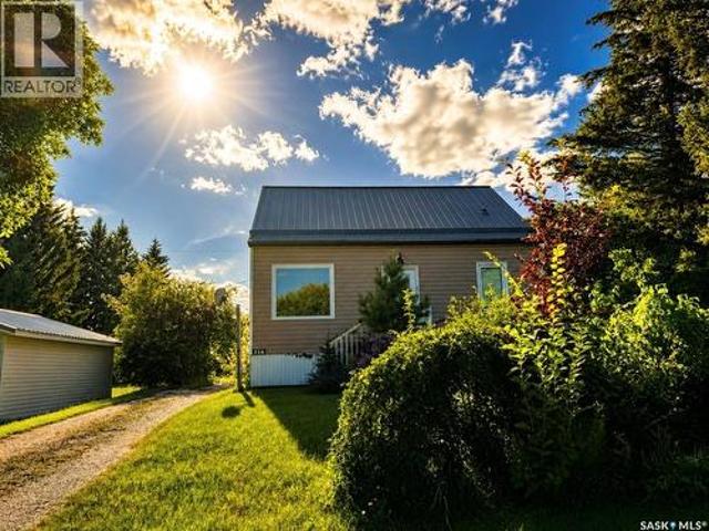 214 Bates Street, Earl Grey, SK, S0G 0J5 house for sale | Listing ID SK045477 | Royal LePage