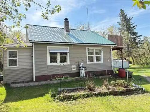 214 Black Avenue W, Oakburn, MB, R0J 1L0 house for sale Lis.
