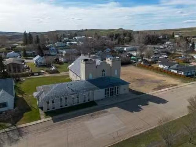 214 Bruce Avenue, Carbon, AB, T0M 0L0 vacant land for sale.