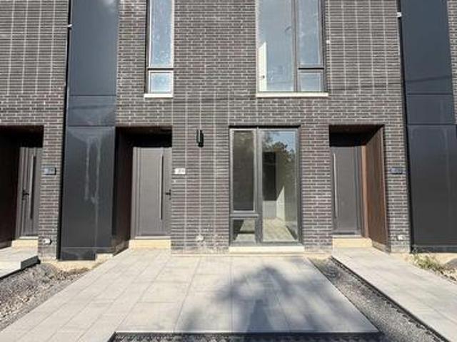 214 Ellis Avenue, St. Catharines, ON, L2P 0H2 townhouse for lease | Listing ID X13810 | Royal LePage