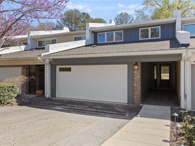 214 Holiday E Avenue