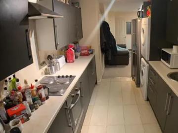 214 Heeley Road, Stirchley, B29 6EN, United Kingdom | Room for rent #122101369 | Rentberry