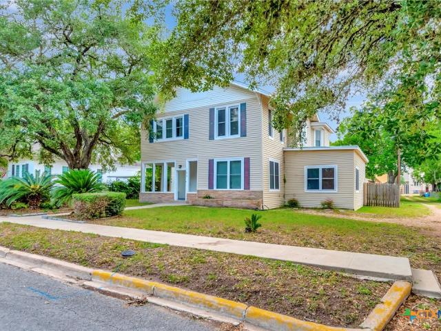 214 Hubbard St, Yoakum, TX 77995 | MLS #581756