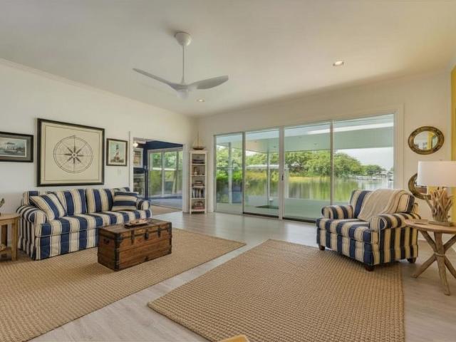 214 Island Lodges Dr