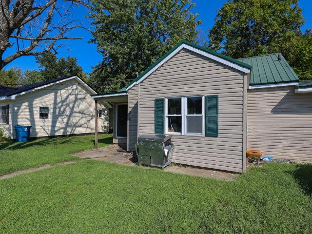 214 Oaks Road