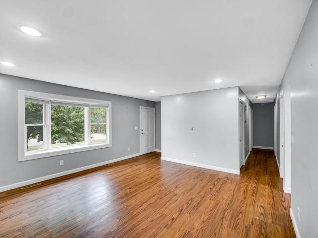 214 Locust Avenue S