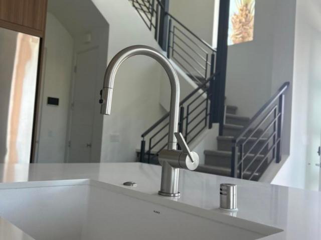 214 Latitude Loop East