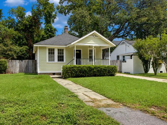 214 Live Oak Avenue