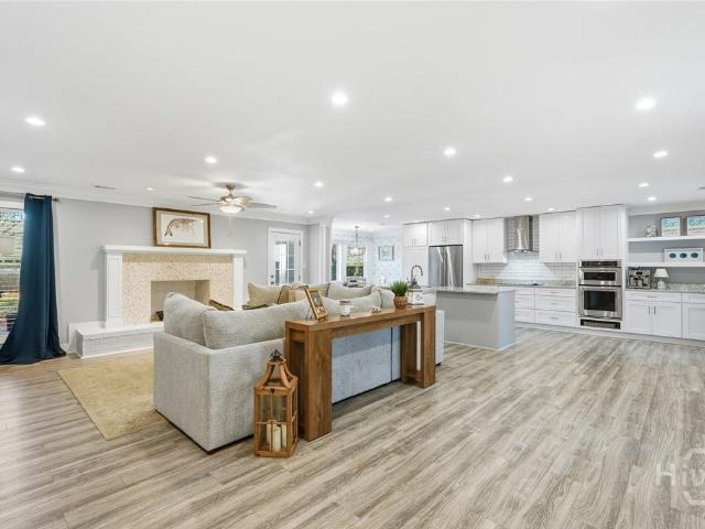 214 N Cromwell Road