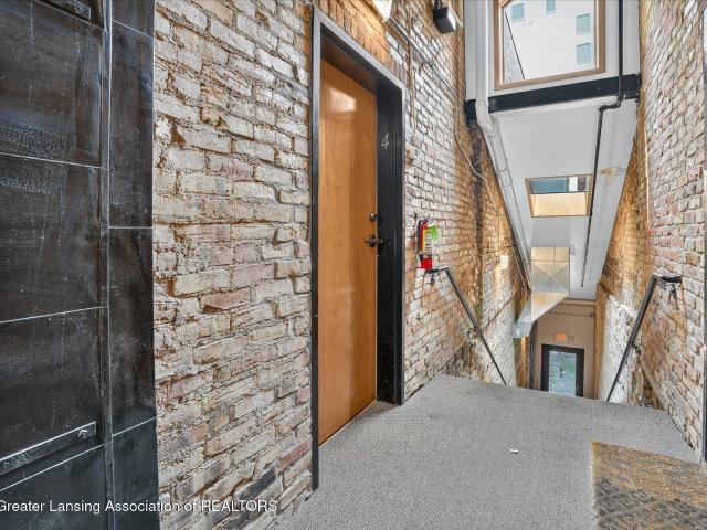 214 S Washington Square # 4