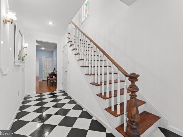214 S Royal Avenue
