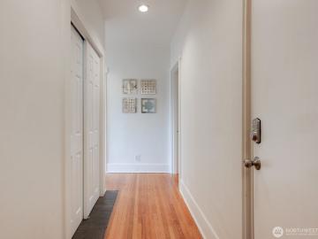 214 Summit Avenue E # 402