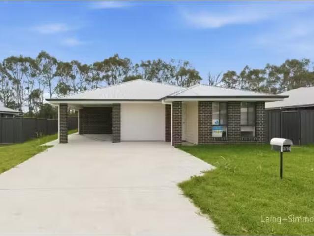 2/14 Sunrise Crescent, Armidale Townhouse for rent Listed by.