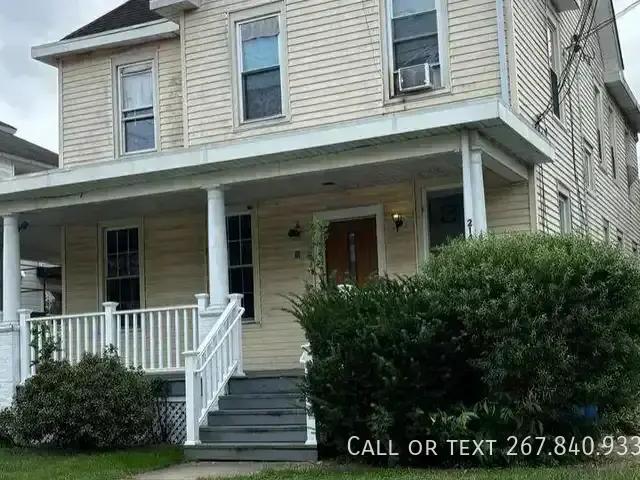214 W main st, 2 beds, 1 full bath