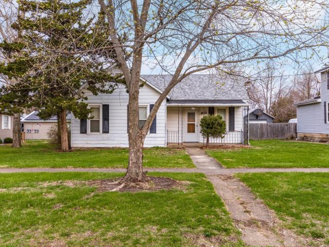 214 W Owsley St, Chenoa, IL 61726 | MLS #12607
