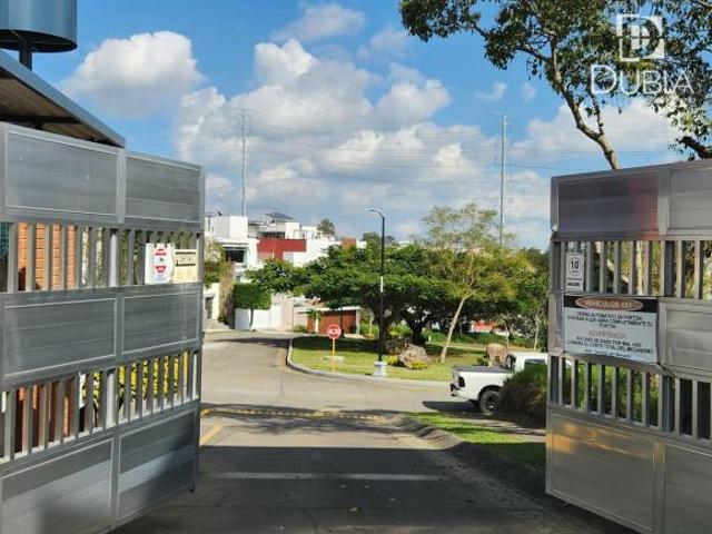 214m en CUMBRES, en cluster con caseta, con una gran area verde
