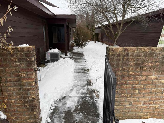 2154 Hammond Place W
