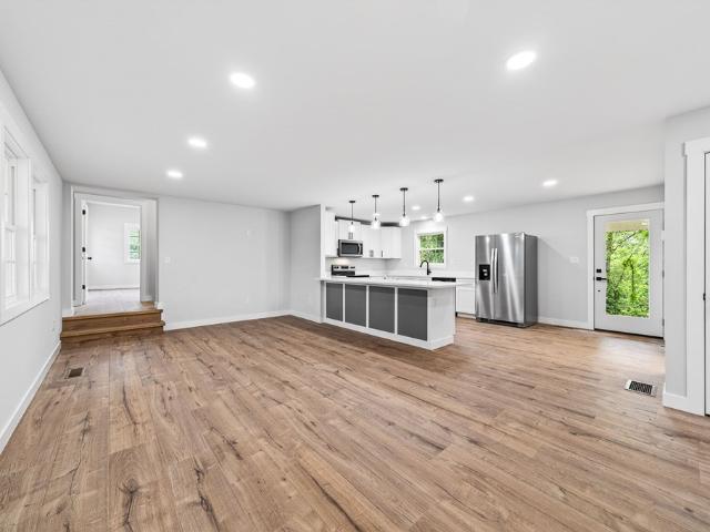 2155 Fairview Rd