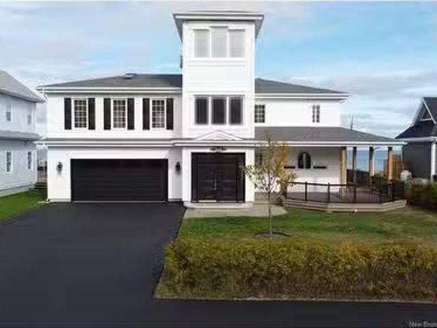 2156 Queen Elizabeth Dr, Bathurst, NB, E2A 4Y4 house for sal.