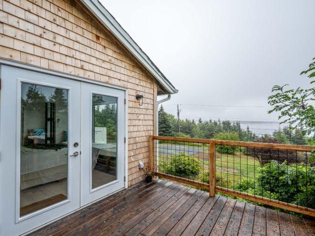 2158 West Jeddore Road – GORGEOUS WATERFRONT 3 BR 2 BATH HOME AVAILABLE OCTOBER 1ST