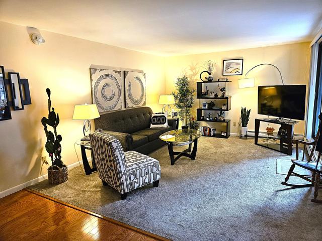 2150 W Good Hope Rd, Unit #201