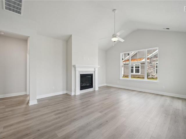 2152 Edwin DR