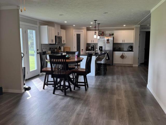 2152 S Highway 76