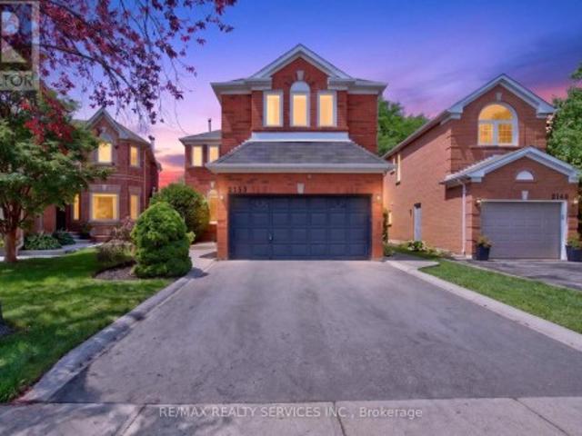 2153 Oak Bliss Crescent, Oakville, ON, L6M 3K2 house for sale | Listing ID W13764 | Royal LePage