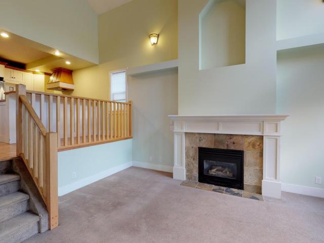 215 10 Ave NE 4 Bedrooms House for Rent