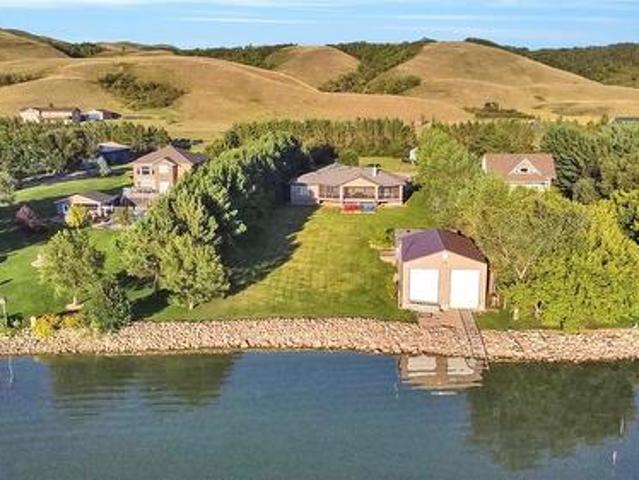 215 217 North Shore Drive, Buffalo Pound Lake, SK, S0H 4C0 house for sale | Listing ID SK030931 | Royal LePage