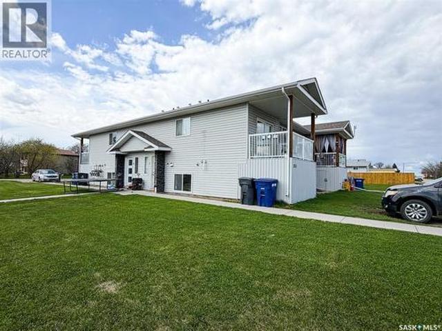 215 2Nd Street W, Meadow Lake, SK, S9X 1C7 house for sale | Listing ID SK036709 | Royal LePage