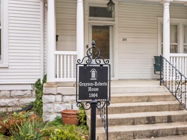 215 4th Ave S