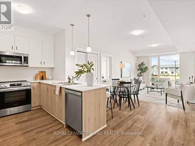 215 865 Kleinburg Drive, London North B, ON, N5X 0P4 house for lease | Listing ID X13696 | Royal LePage