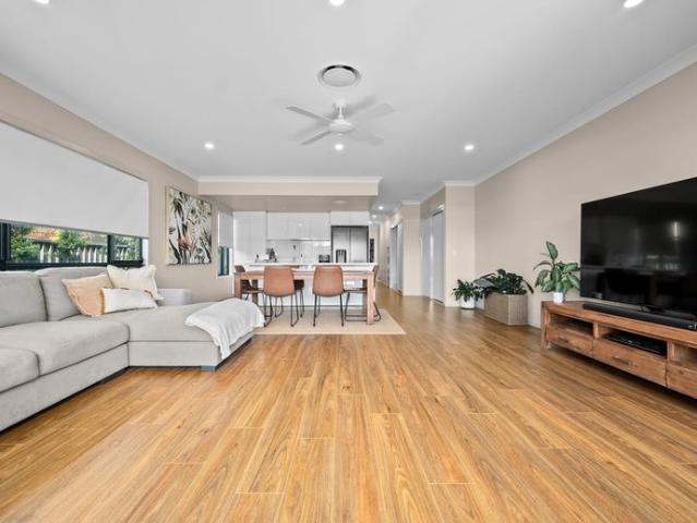 2/15 Cawthray Street, Biggera Waters