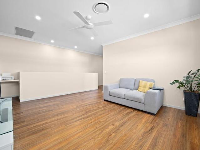 2/15 Cawthray Street, Biggera Waters