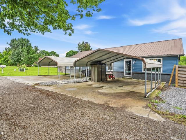 215 + 217 Carr Road