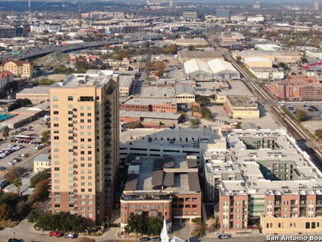 215 Center St, Unit 109