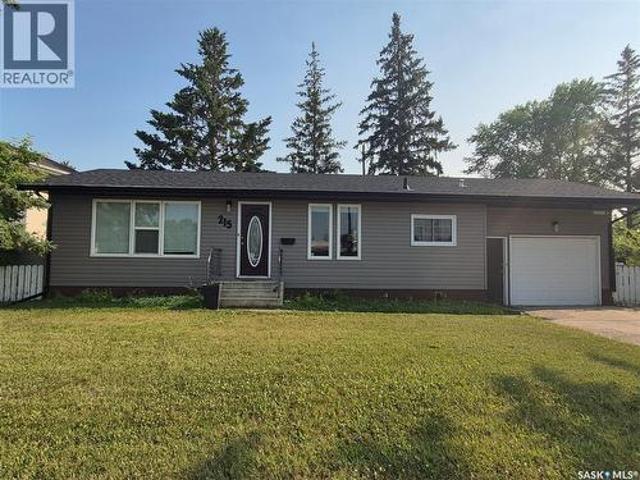 215 Central Street W, Warman, SK, S0K 4S0 house for sale | Listing ID SK044806 | Royal LePage